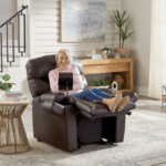 LIFESTYLE---PR511_MED_Coffee-Bean_TV-Position-Tablet-Holder_V54